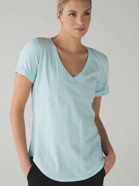 GUC Lululemon Love Tee Sea Glass Light Blue Size 6